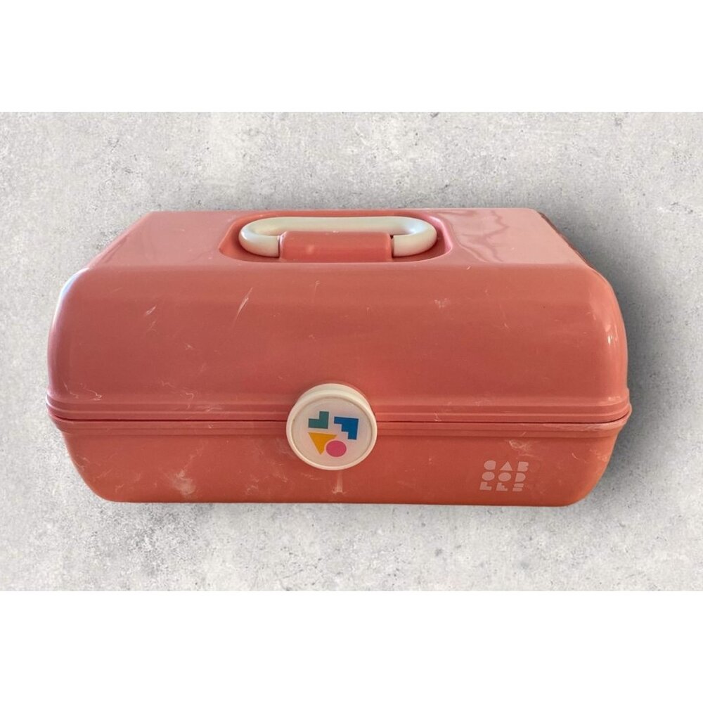 Caboodles On The Go Girl Carrying Make Up Case Peach Color